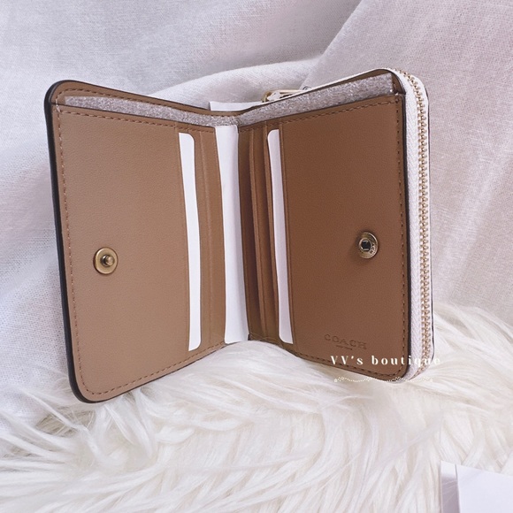 NWT Coach Billfold Small Medium Wallet With Floral Print Chalk Multi C6001 - Picture 3 of 6